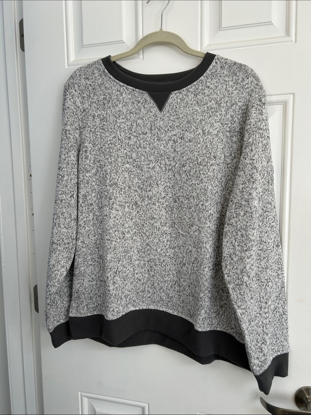 L.L. Bean Light Gray Heather Fleece Pullover Sweater XL Crew Neck Long Sleeve